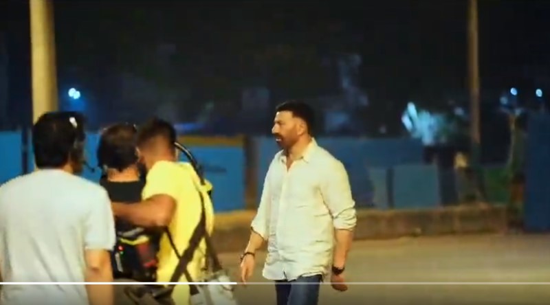 Sunny Deol Clarifies his Drunk Video is Actually 'Safar' Shoot