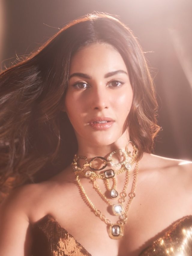 Celeb Latest Look : Amyra Dastur