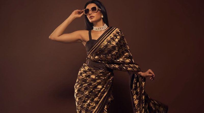 Karishma Tanna Redefines Retro-Modern Fusion in Stunning Banarasi Creation