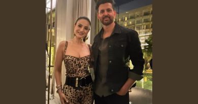 Hrithik Roshan and Ameesha Patel's Heartwarming Reunion at 'The Roshans' Success Party