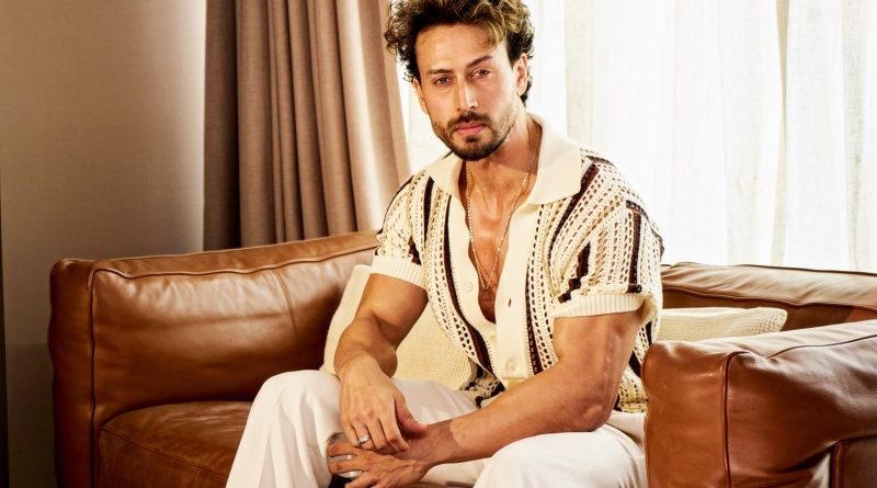 Tiger Shroff Safe After Firing Incident Near His Car in Mumbai's Juhu; Police Investigating