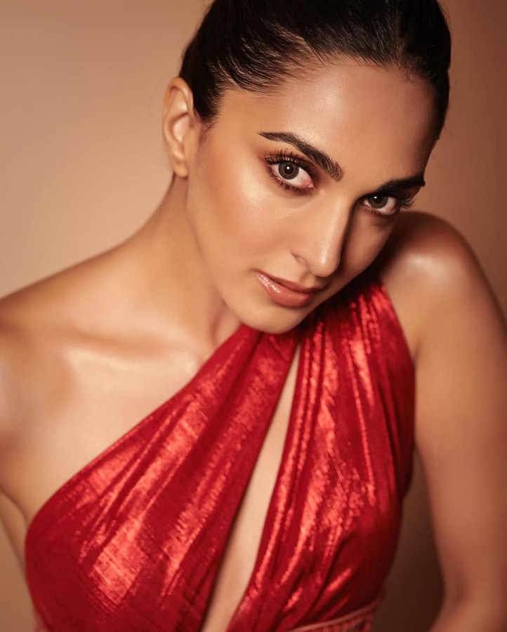 kiara-advani-in-red-dress-2